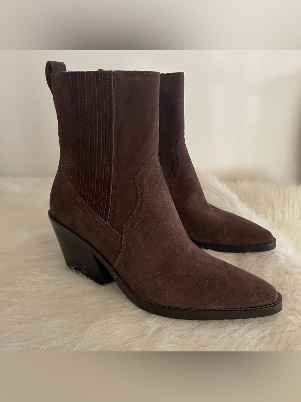 Dolce Vita Women's chocolate Brown Western Ankle Boots w small heel